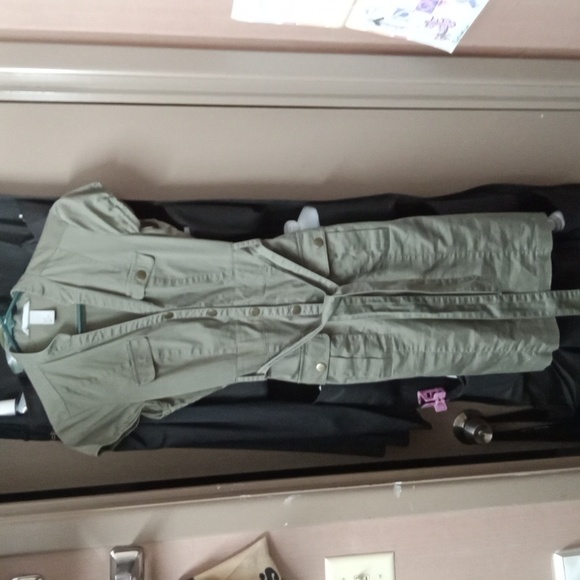 Dress - Picture 6 of 6